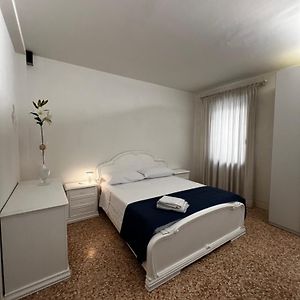 Camera con letto king size