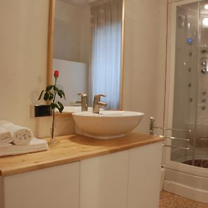 Camera standard con letto king size